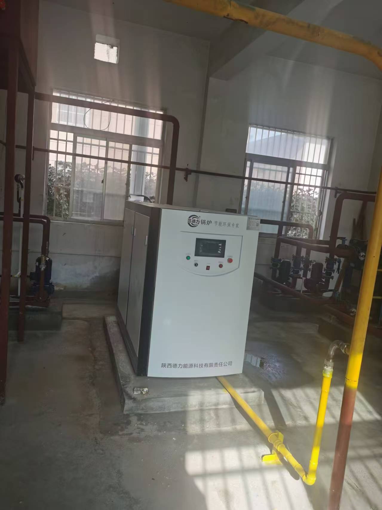 简述大型电站锅炉低氮燃烧技术改造方案的选择(图1)